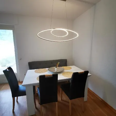 شقة Charmantes Casa Ella Mit Balkon Naehe Kinderklinik سيغن